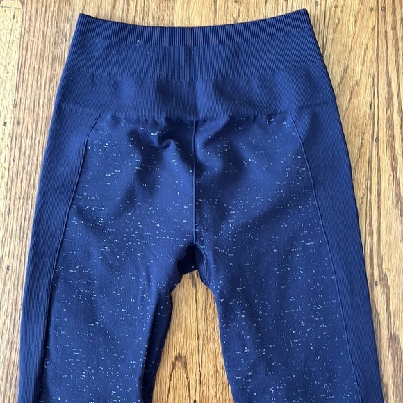 Lululemon deep purple seamless leggings 4 - Picture 3 of 6